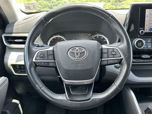 Used 2023 Toyota Highlander LE w/ Protection Package #3 (TMS) FWD image 7