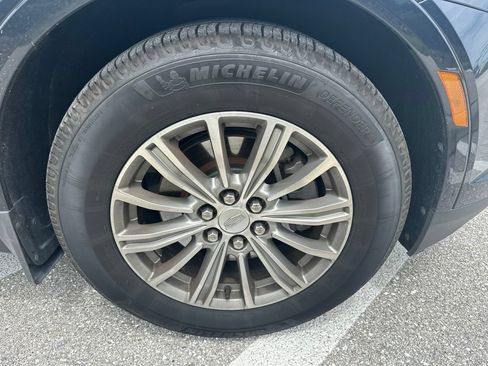 Used 2017 Cadillac XT5 Luxury w/ Driver Awareness Package FWD image 15