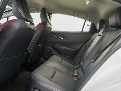 Used 2025 Toyota Prius Plug-In Hybrid image 16