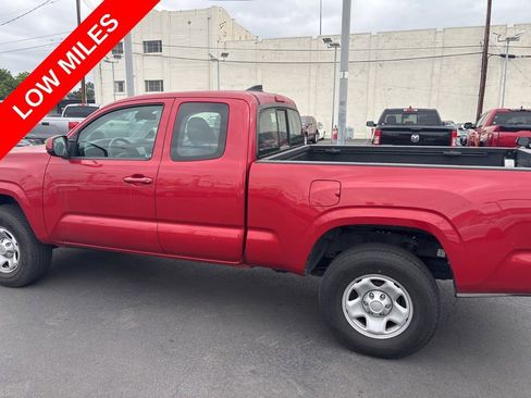 Used 2018 Toyota Tacoma SR w/ SR Convenience Package RWD image 9