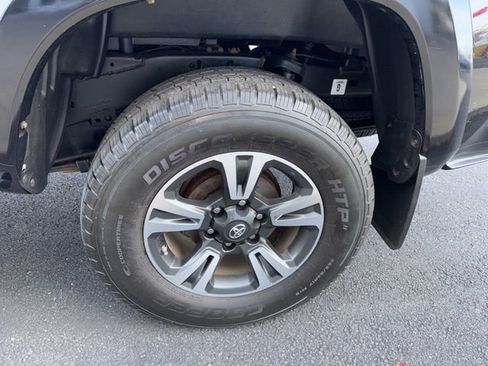 Certified 2019 Toyota Tacoma TRD Sport image 20