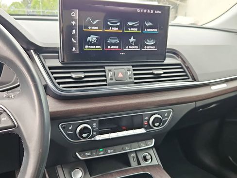 Used 2021 Audi Q5 e Premium w/ Convenience Package AWD/4WD image 27
