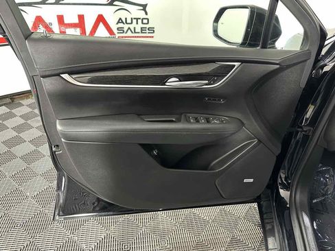 Used 2020 Cadillac XT5 Premium Luxury image 16