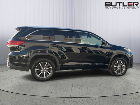Used 2017 Toyota Highlander XLE FWD image 7