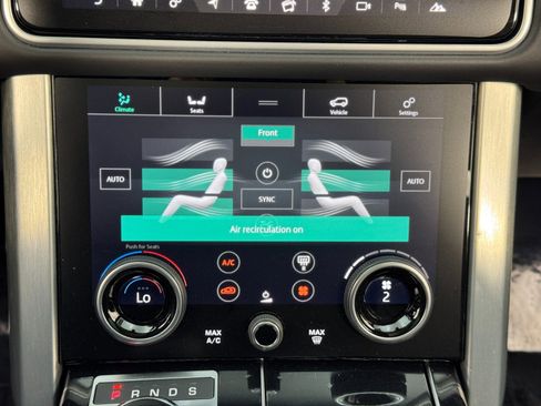 Used 2020 Land Rover Range Rover HSE image 32