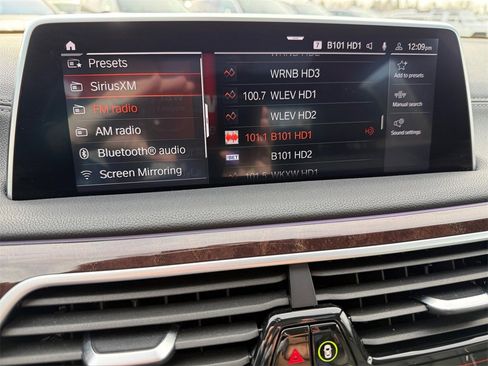 Used 2021 BMW 745e xDrive 745e xDrive w/ M Sport Package image 23