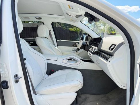 Used 2023 Mercedes-Benz Maybach GLS 600 4MATIC image 34