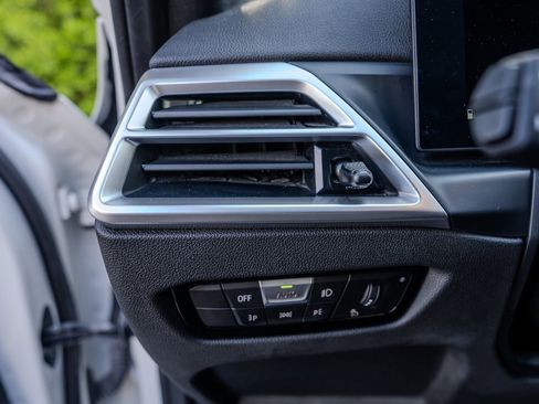 Used 2026 BMW 330i Sedan image 8