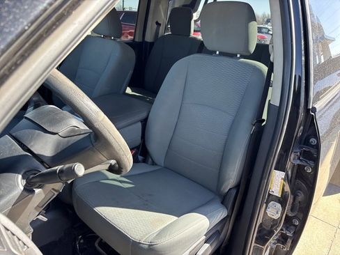 Used 2018 RAM 3500 Tradesman w/ Chrome Appearance Group image 16