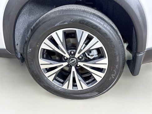 Used 2023 Nissan Rogue SV FWD image 33