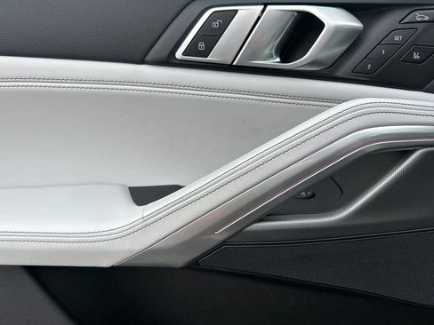 Used 2023 BMW X6 xDrive40i w/ Climate Comfort Package image 12