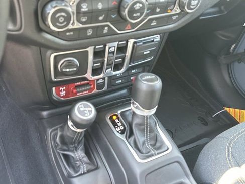New 2026 Jeep Gladiator Sport AWD/4WD image 25