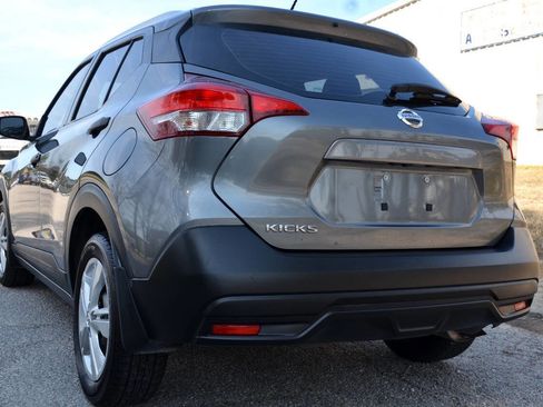 Used 2019 Nissan Kicks S image 6