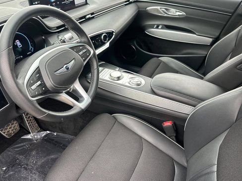Used 2023 Genesis GV70 2.5T w/ Sport Prestige Package AWD/4WD image 4