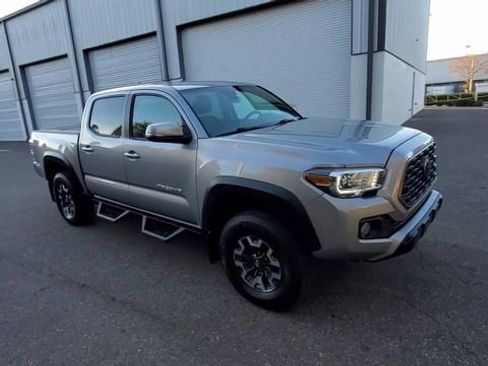 Used 2021 Toyota Tacoma TRD Off-Road image 2