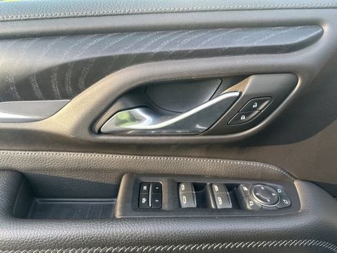 Used 2022 GMC Yukon Denali w/ Denali Ultimate Package AWD/4WD image 21