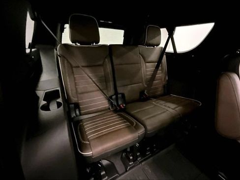 Used 2025 GMC Yukon XL Denali Ultimate w/ LPO, Floor Liner Package AWD/4WD image 33