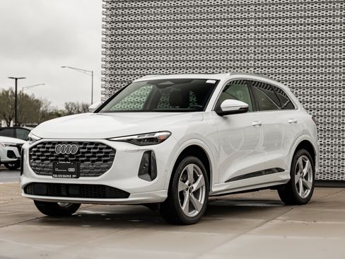 Certified 2025 Audi Q5 Premium w/ Premium Plus AWD/4WD image 6
