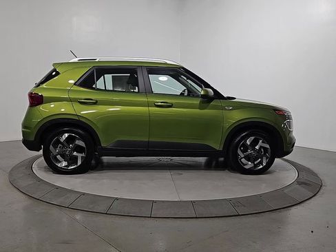 Certified 2023 Hyundai Venue SEL FWD image 5