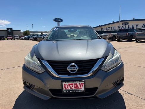 Used 2016 Nissan Altima 2.5 SV w/ Convenience Package FWD image 3