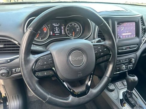 Used 2020 Jeep Cherokee Latitude Plus AWD/4WD image 26