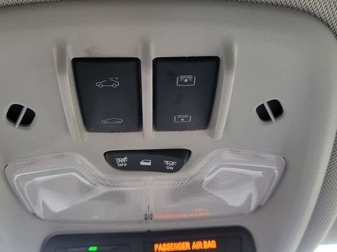 Used 2022 Chevrolet Bolt EUV Premier w/ Sun & Sound Package FWD image 34