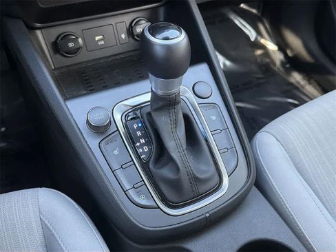 Used 2022 Hyundai Kona SEL w/ Convenience Package image 18