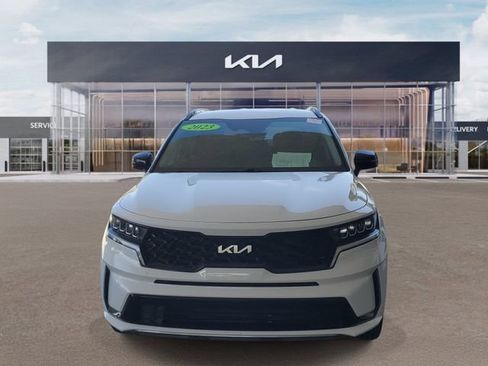 Certified 2023 Kia Sorento S FWD image 2
