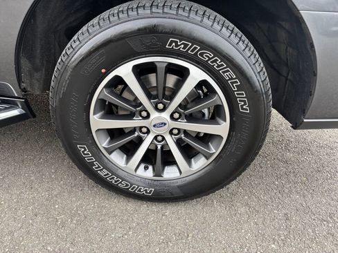 Used 2021 Ford Expedition XLT image 9