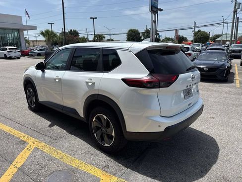 Used 2024 Nissan Rogue SV FWD image 5