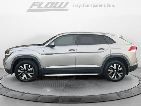 Used 2021 Volkswagen Atlas Cross Sport SE image 5