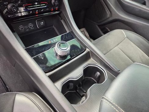 Used 2024 Jeep Grand Cherokee L Laredo AWD/4WD image 25