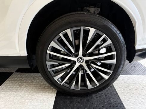Used 2024 Lexus RX 350 Premium Plus w/ Convenience Package AWD/4WD image 13