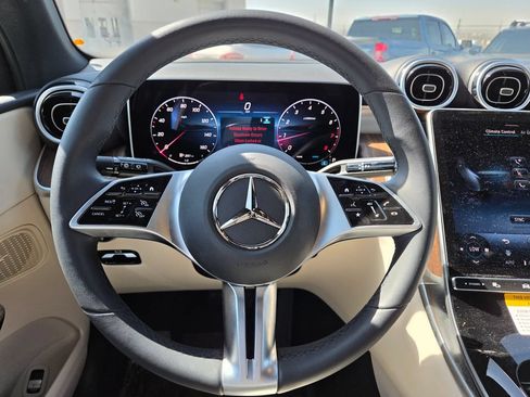 Used 2026 Mercedes-Benz GLC 300 image 16