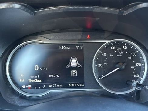 Used 2023 Nissan Versa SV image 12