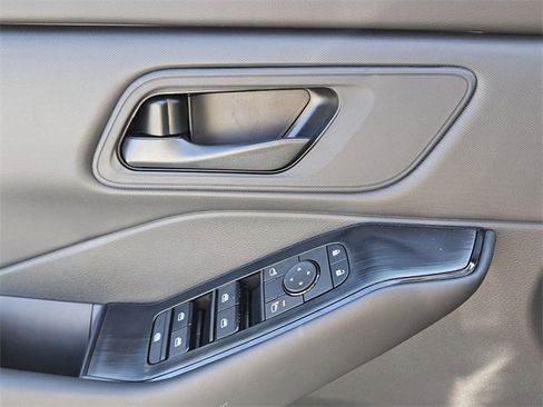 New 2026 Nissan Rogue S image 26