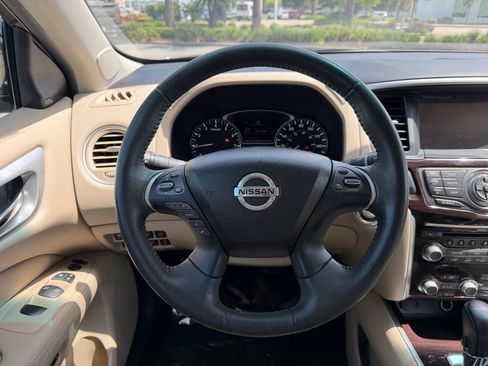 Used 2016 Nissan Pathfinder SL w/ SL Premium Package FWD image 18