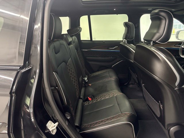 Used 2023 Jeep Grand Cherokee Summit w/ Luxury Tech Group V AWD/4WD image 31