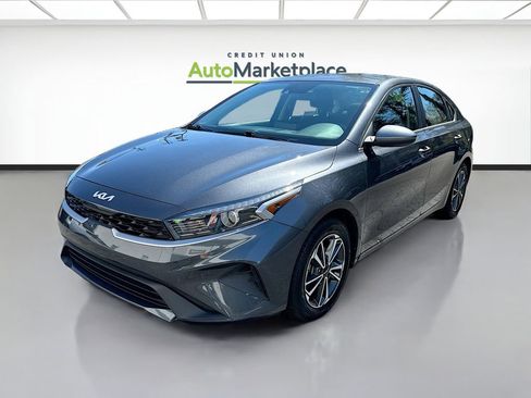Used 2023 Kia Forte LXS image 4