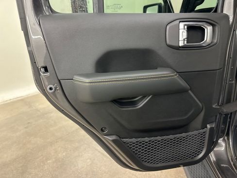 New 2026 Jeep Wrangler Unlimited Sahara AWD/4WD image 25