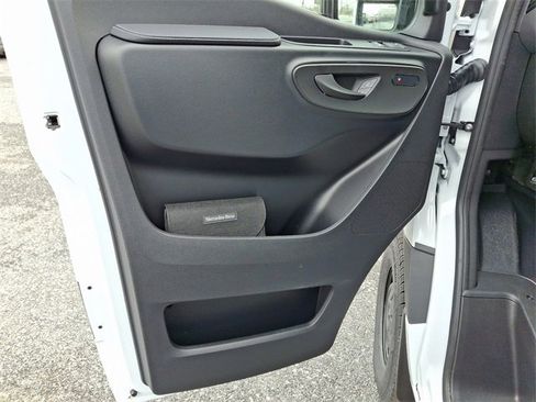 Used 2025 Mercedes-Benz Sprinter 2500 image 11