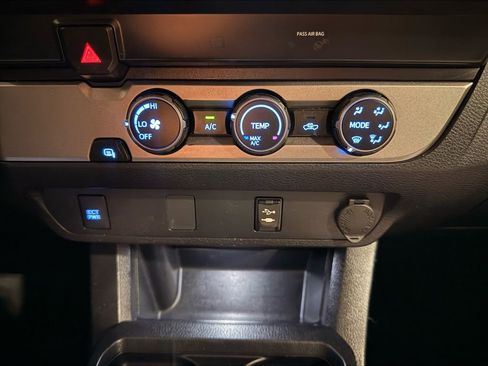 Used 2019 Toyota Tacoma SR w/ SR Convenience Package image 22