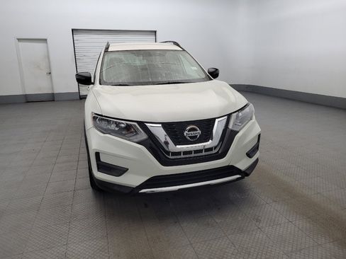 Used 2017 Nissan Rogue SV w/ Midnight Edition Package image 14
