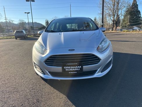 Used 2018 Ford Fiesta SE image 2