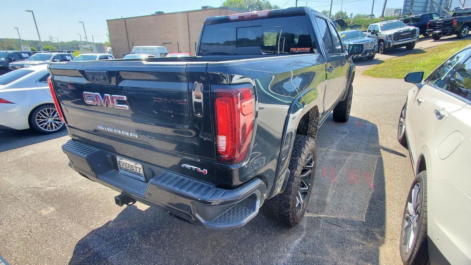 Used 2026 GMC Sierra 1500 AT4 w/ AT4 Premium Package AWD/4WD image 9