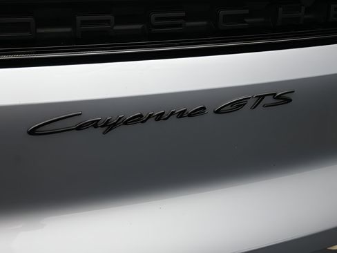 Certified 2025 Porsche Cayenne GTS AWD/4WD image 9