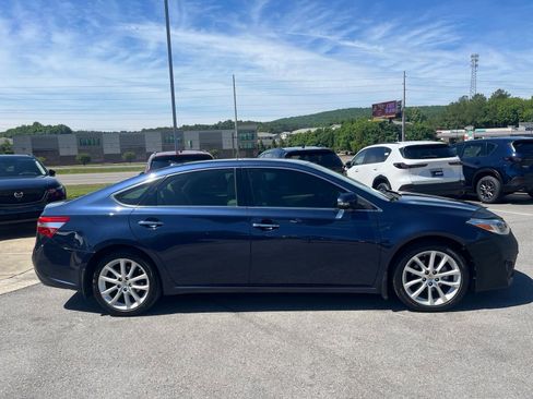 Used 2015 Toyota Avalon Limited FWD image 3