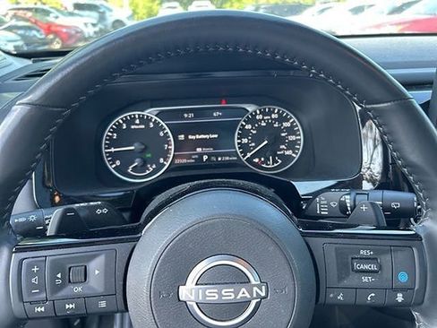 Used 2023 Nissan Pathfinder SL w/ SL Premium Package AWD/4WD image 17