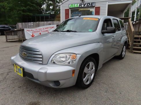 Used 2009 Chevrolet HHR LS FWD image 2