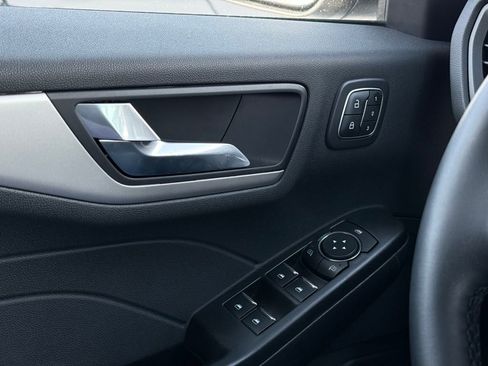 Used 2022 Ford Escape SEL w/ Technology Package image 25